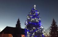 Vánoční strom se v Korytné rozsvítil