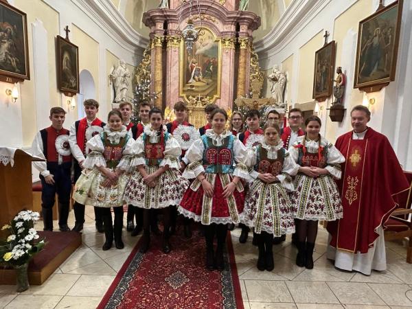 Mše za dívky a chlapce farnosti