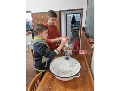 4374e4d3-adec-46af-afe6-401b7da2400f